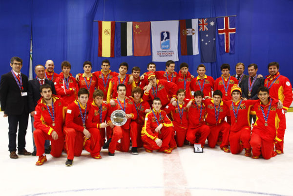 españa sub18 medalla de bronce - mundial novi sad 2012 | FEDH | Federación Española de Deportes de Hielo