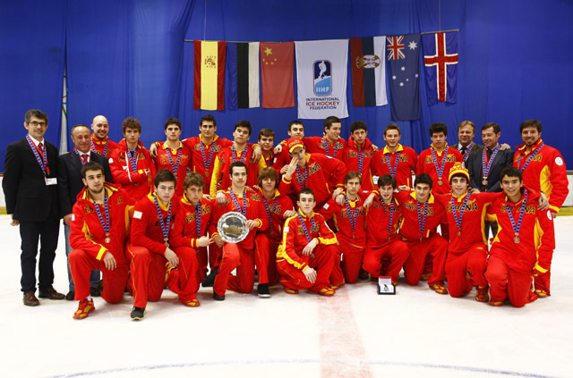españa sub18 medalla de bronce - mundial novi sad 2012 | FEDH | Federación Española de Deportes de Hielo