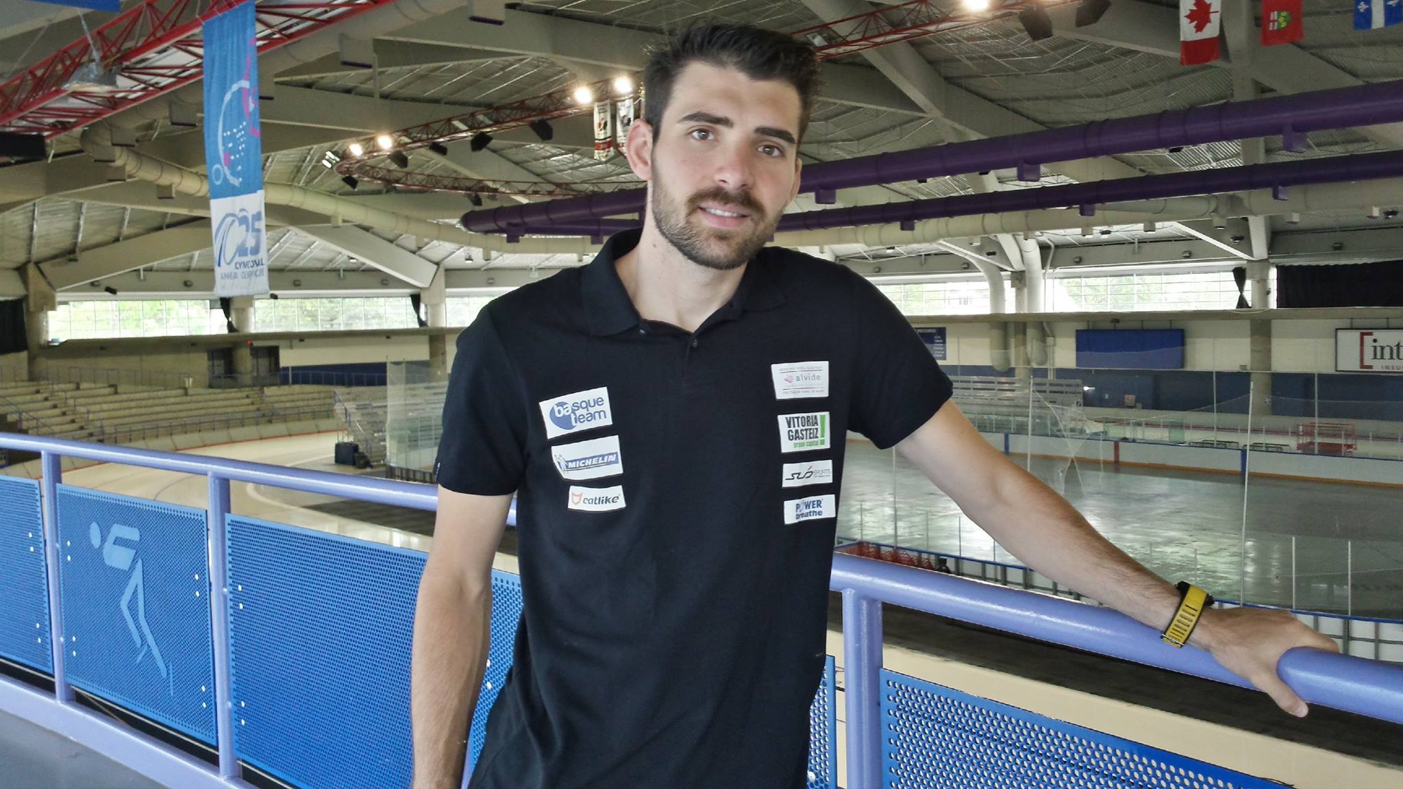 iñigo vidondo POSANDO | FEDH | Federación Española de Deportes de Hielo