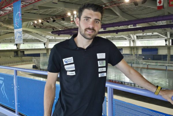 iñigo vidondo POSANDO | FEDH | Federación Española de Deportes de Hielo
