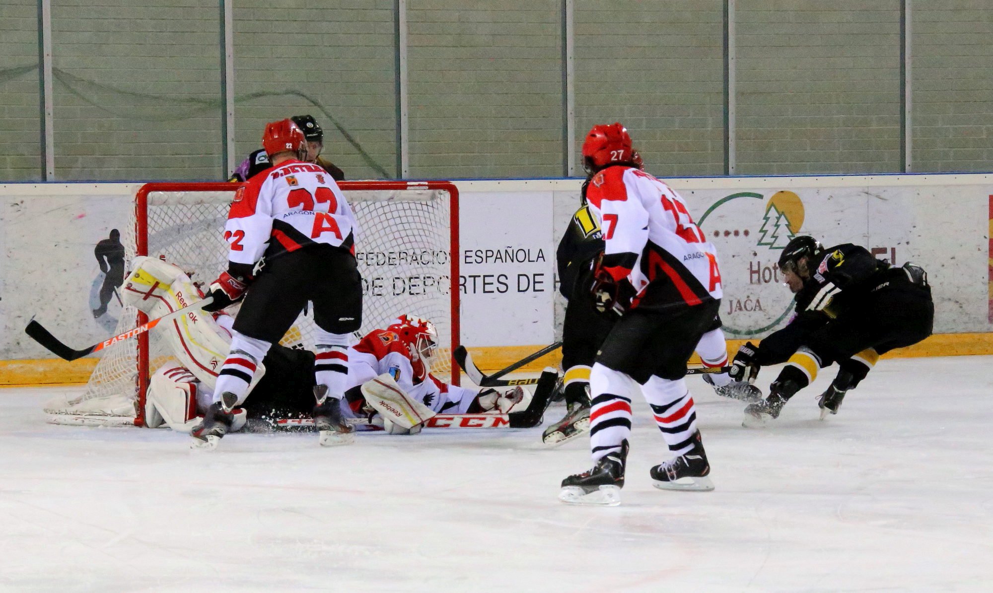 , Fin de semana crucial en la LNHH, Real Federación Española Deportes de Hielo