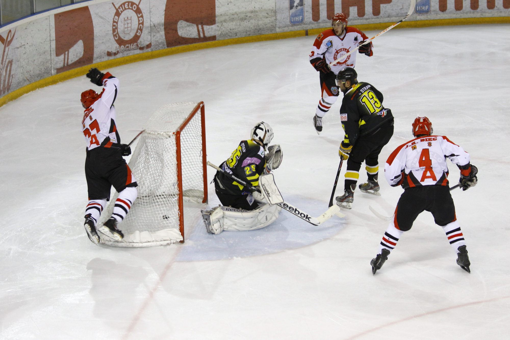 , Vuelve la LNHH con las espadas en todo lo alto, Real Federación Española Deportes de Hielo