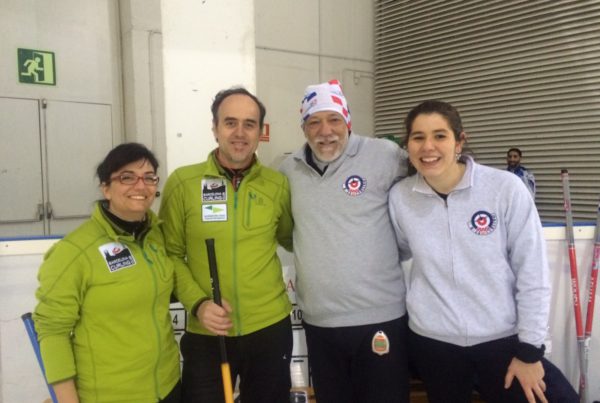 , SVC Iparpolo Bikobi, Txuri Berri Alstar, Madrid B52 y Txuri-Berri Otaegi/Mirete primeros líderes del Campeonato de España dobles mixto, Real Federación Española Deportes de Hielo