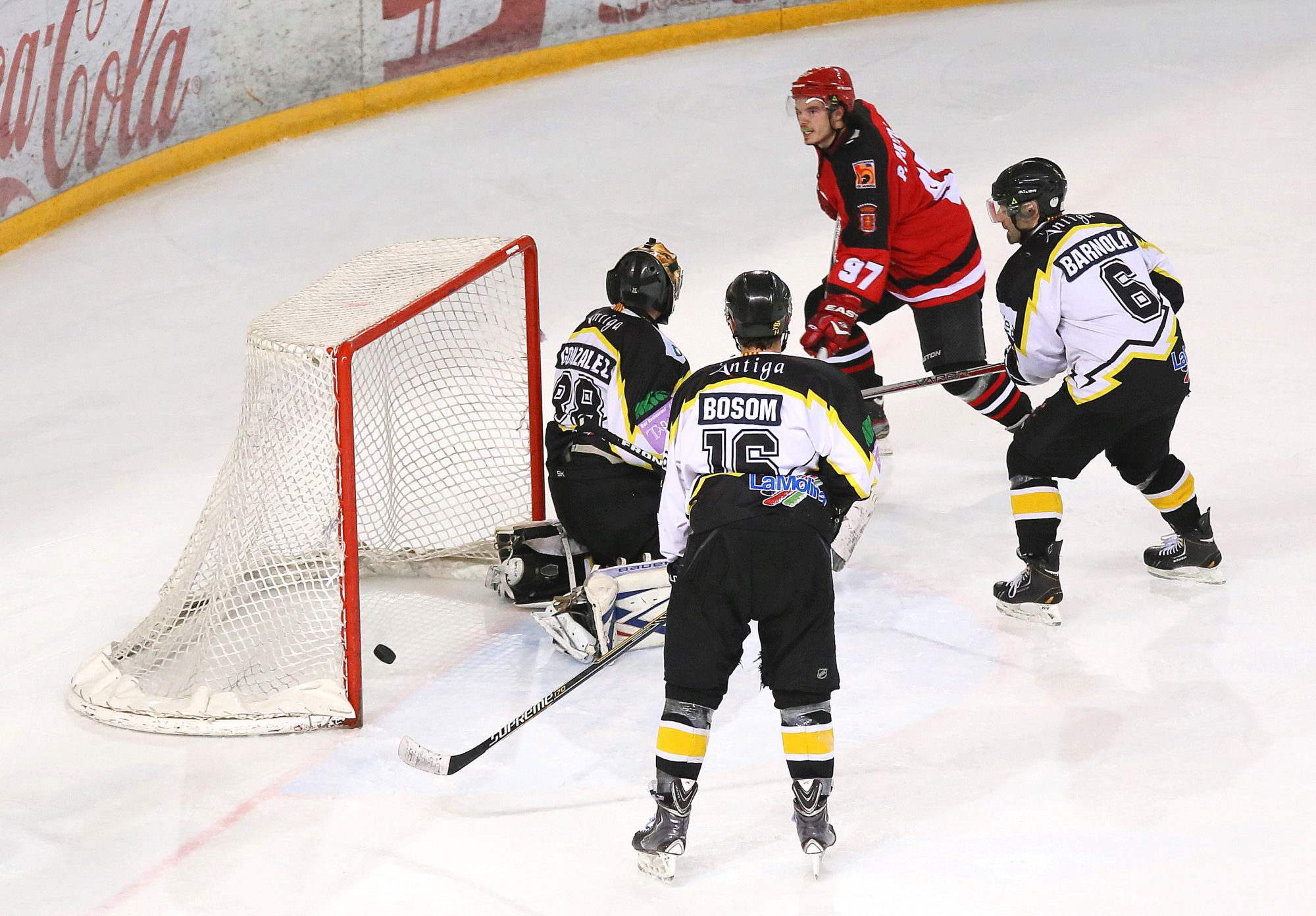 , CHH Txuri Urdin sentencia la fase regular de la LNHH, Real Federación Española Deportes de Hielo