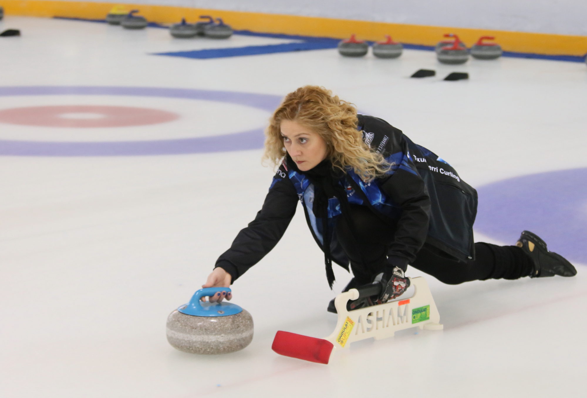 , Txuri-Berri Cafés Aitona, Madrid B52, SVC Iparpolo y Barcelona, a las semifinales del Campeonato de España femenino de Curling, Real Federación Española Deportes de Hielo