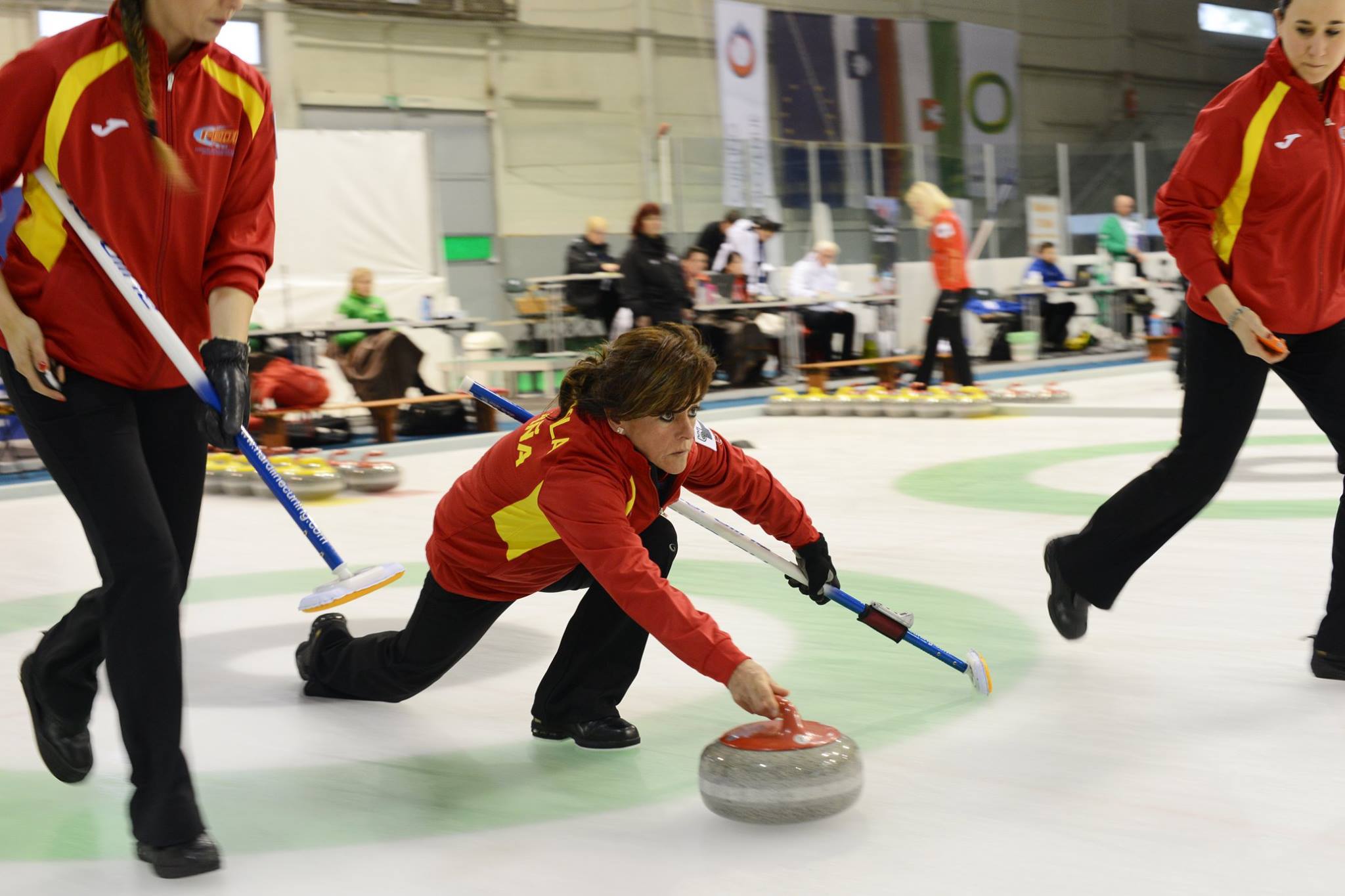 , España sigue en racha y vence a Irlanda en el Europeo C de Curling, Real Federación Española Deportes de Hielo
