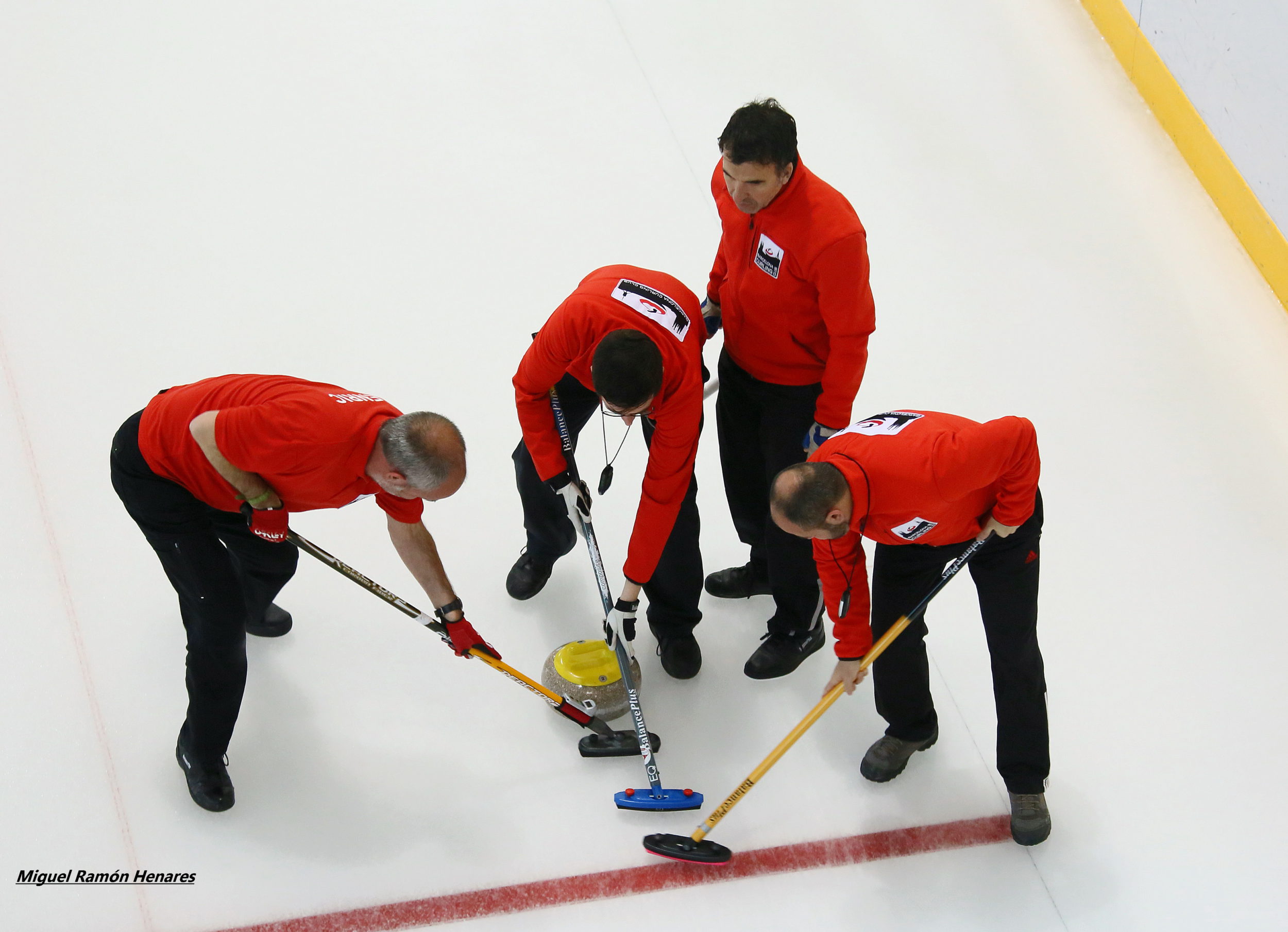 , Madrid B52 y Txuri Berri Cafés Aitona ganan la Copa y la Liga España respectivamente, Real Federación Española Deportes de Hielo