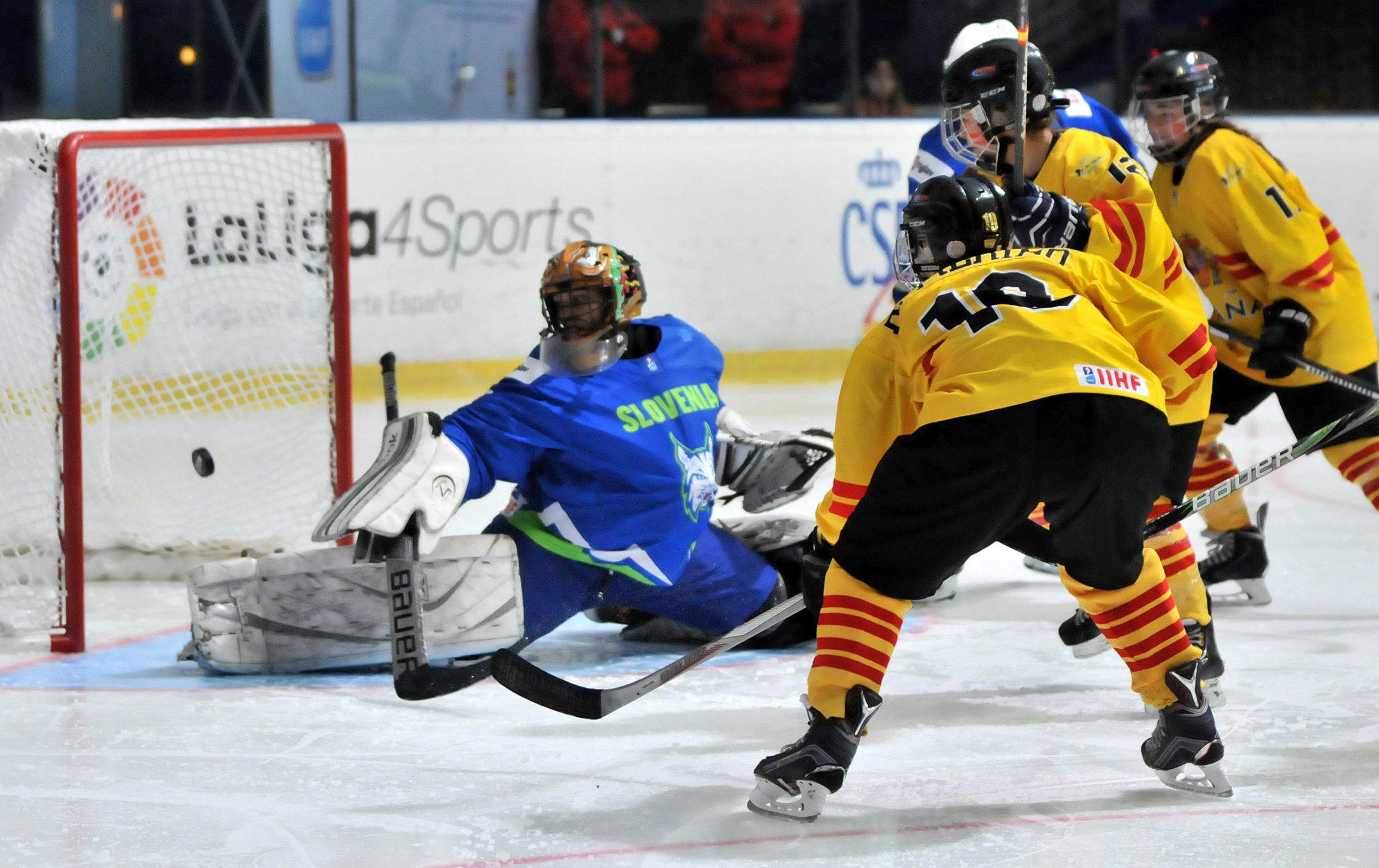 , España vence a Eslovenia en el preolímpico de Hockey Hielo femenino y logra la tercera plaza, Real Federación Española Deportes de Hielo