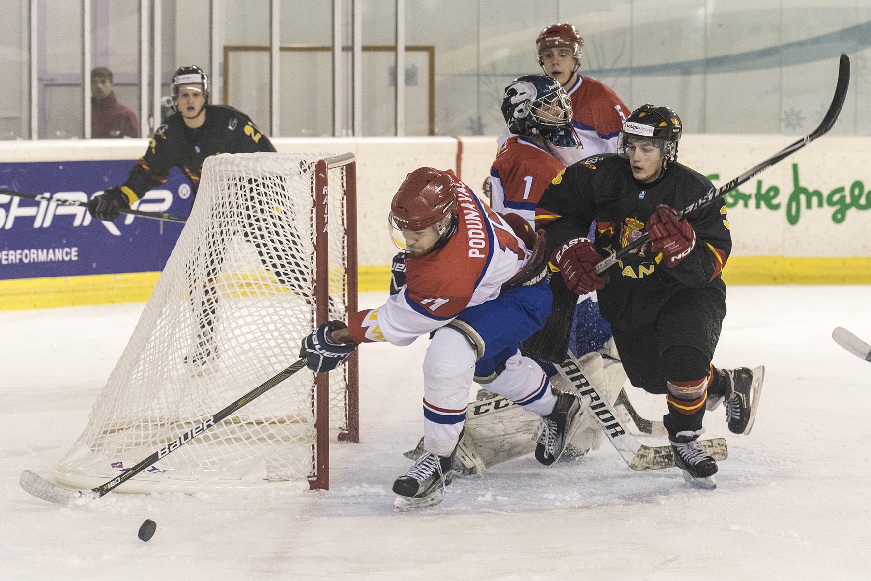 , España vence a Serbia y ya apunta a las medallas en el Mundial de Hockey Hielo Sub 20, Real Federación Española Deportes de Hielo