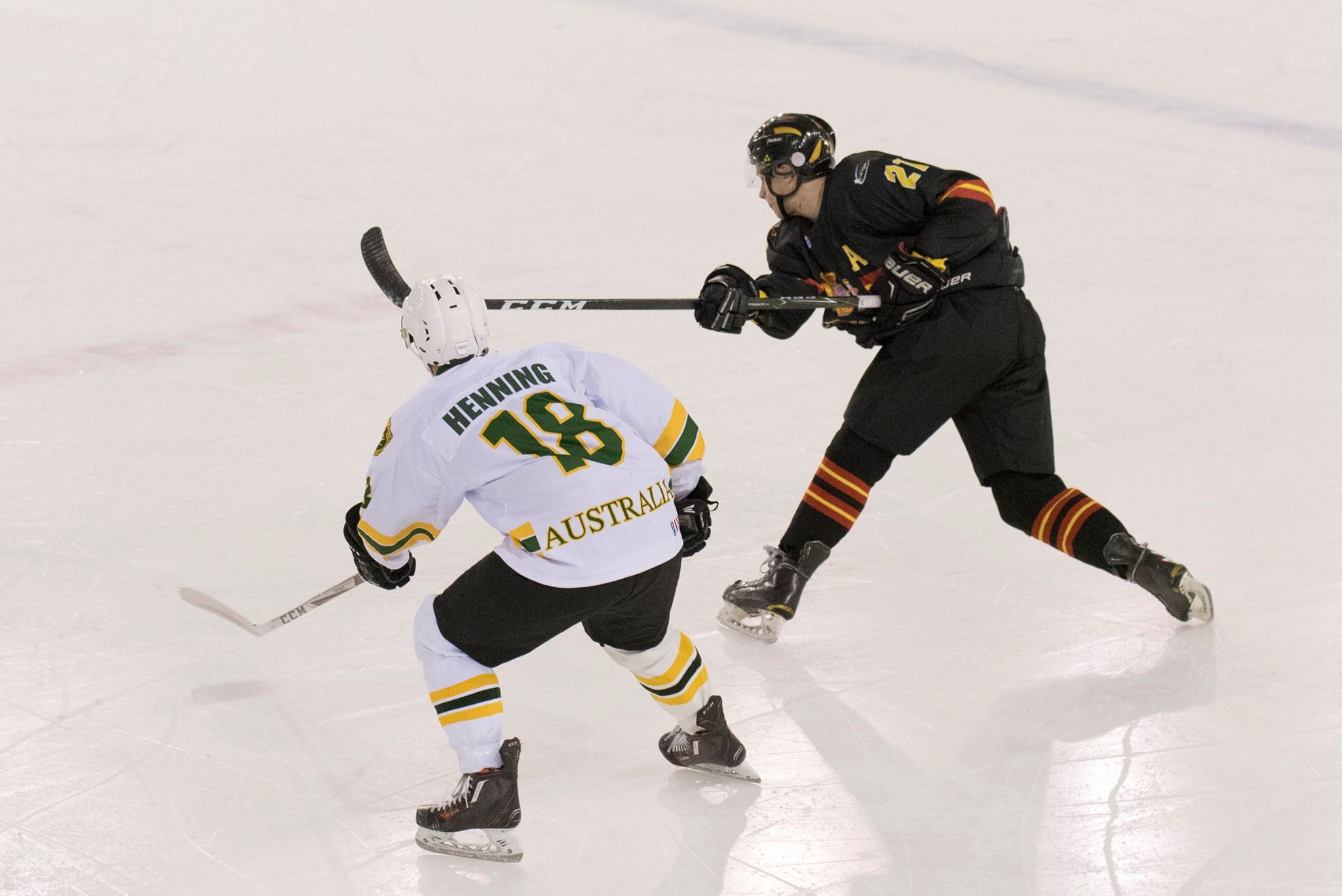 , España cae ante Australia 1-4 en el Mundial U18 de Hockey Hielo y se complica el oro., Real Federación Española Deportes de Hielo