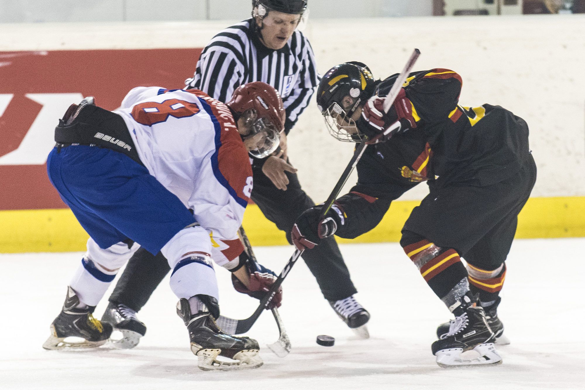 , España vence a Serbia en Belgrado y encabeza el mundial U18 de Hockey Hielo, Real Federación Española Deportes de Hielo