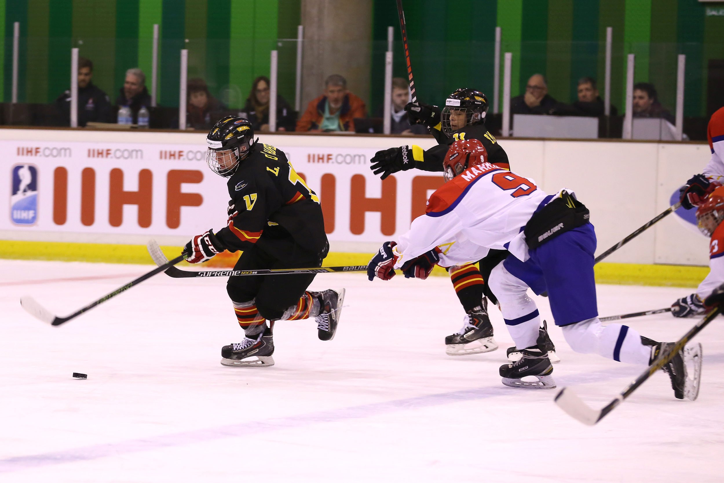 , España golea a Islandia en el Mundial U18 de Hockey Hielo y aspira a todo, Real Federación Española Deportes de Hielo