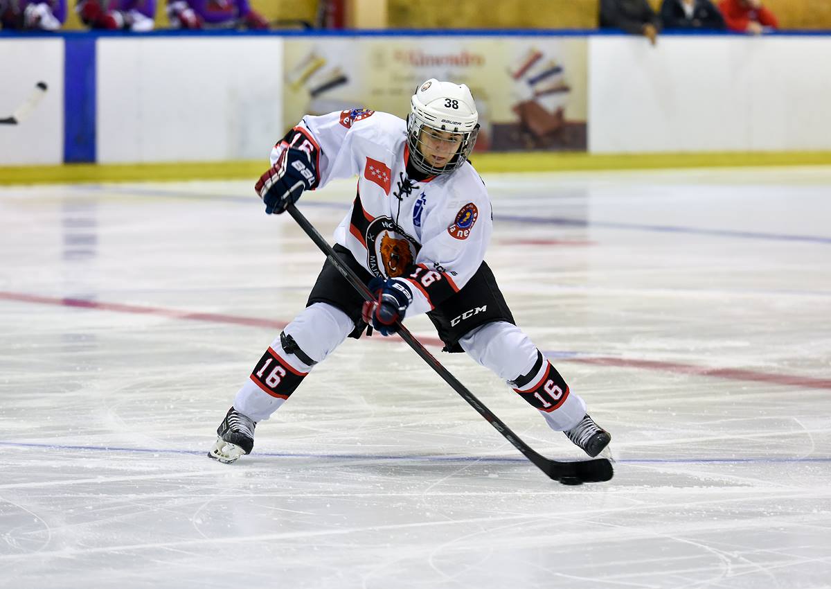 , El SAD Majadahonda suma y sigue en la LNHH femenina, Real Federación Española Deportes de Hielo