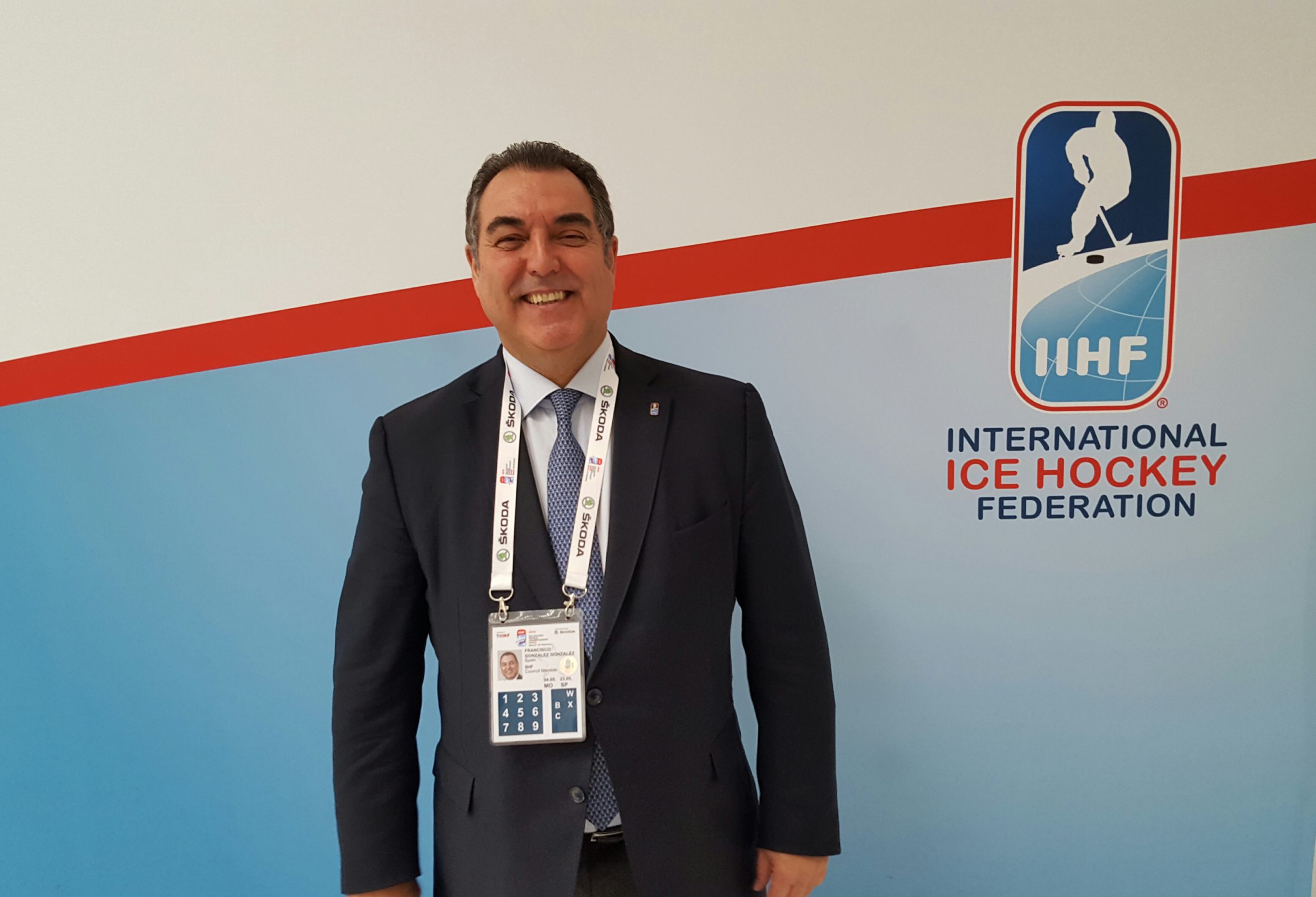 , Frank González presidirá 4 Mundiales de Hockey Hielo, Real Federación Española Deportes de Hielo