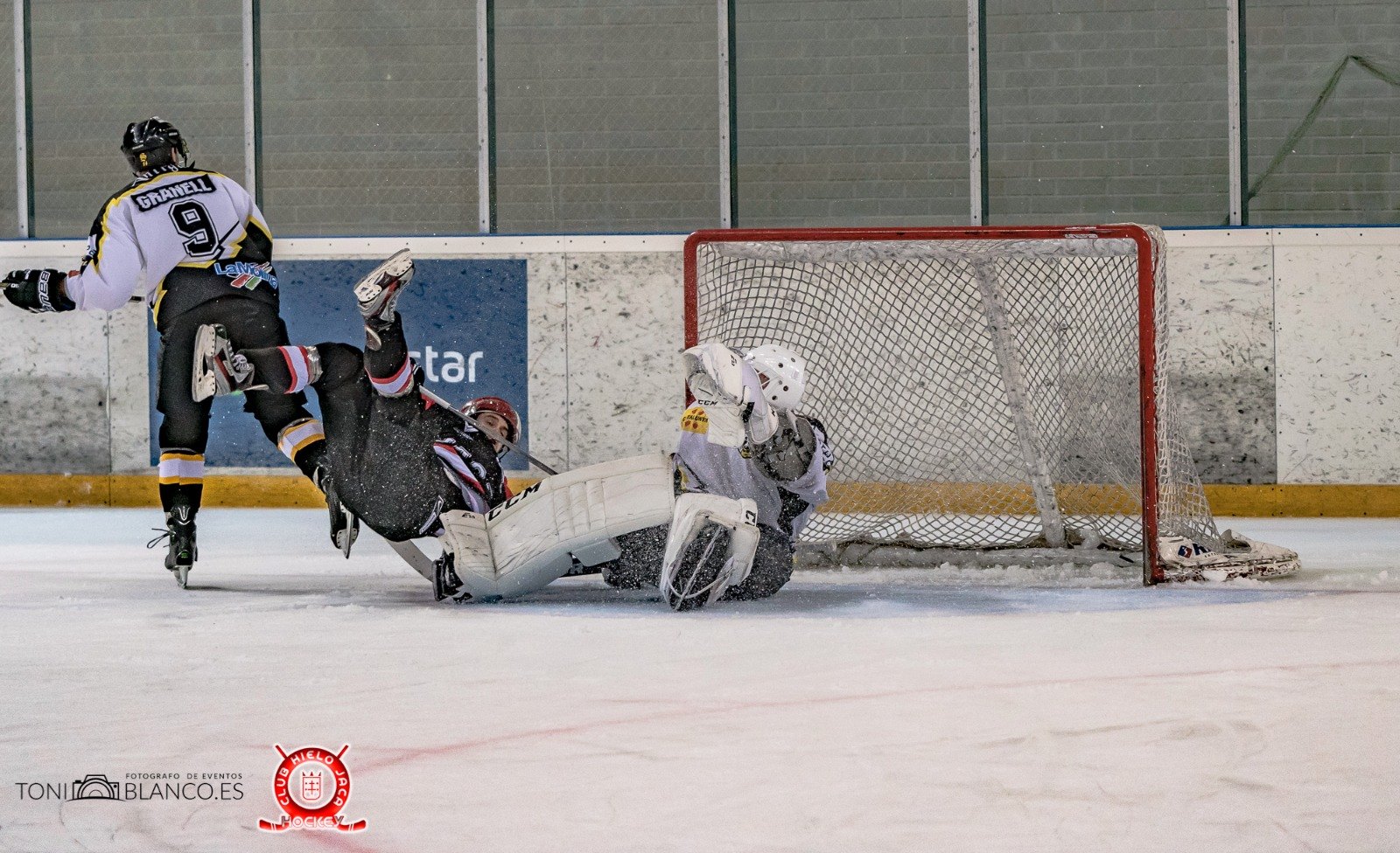 , Jaca y Txuri Urdin ganan y siguen peleando el liderato, Real Federación Española Deportes de Hielo