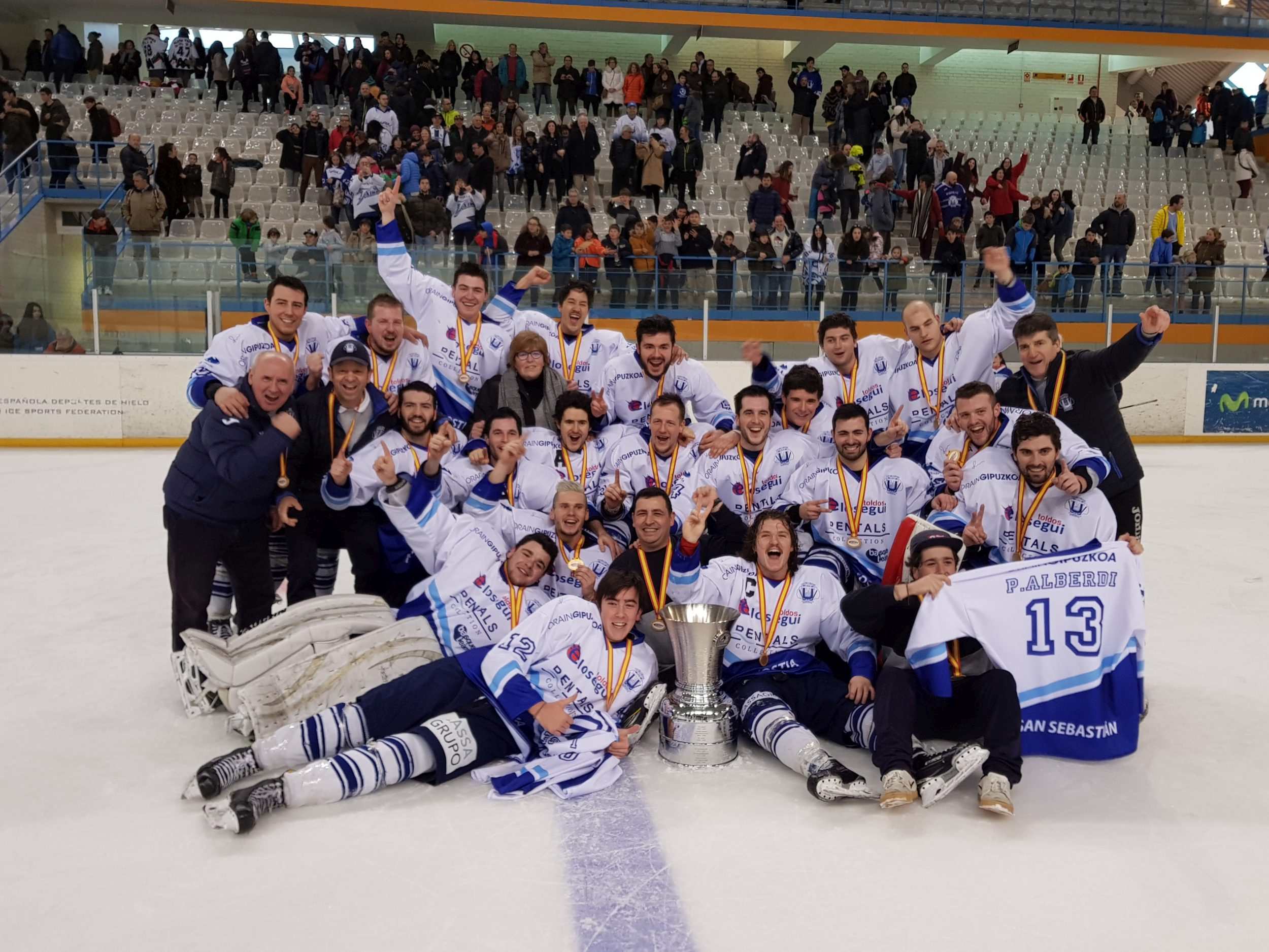 , ¡El Txuri-Urdin se lleva la LNHH y consigue el doblete!, Real Federación Española Deportes de Hielo