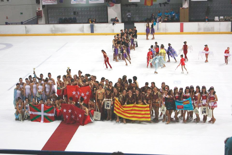 FEDHIELO. Real Federación Española Deportes de Hielo | EQUIPOS AUTONÓMICOS SOBRE PISTA DE HIELO