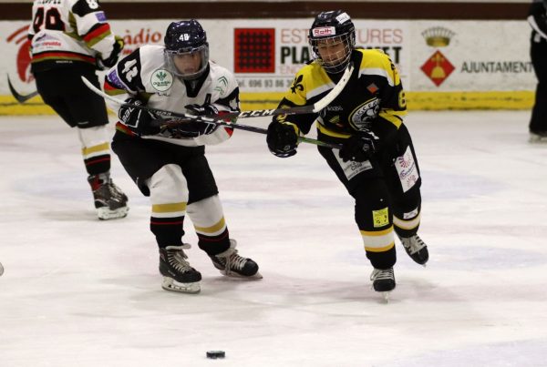 , El CG Puigcerdà supera al Granada Grizzlies en el estreno de la Liga Iberdrola, Real Federación Española Deportes de Hielo