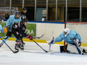 , El CG Puigcerdà pone fin a cinco años de imbatibilidad del SAD Majadahonda, Real Federación Española Deportes de Hielo