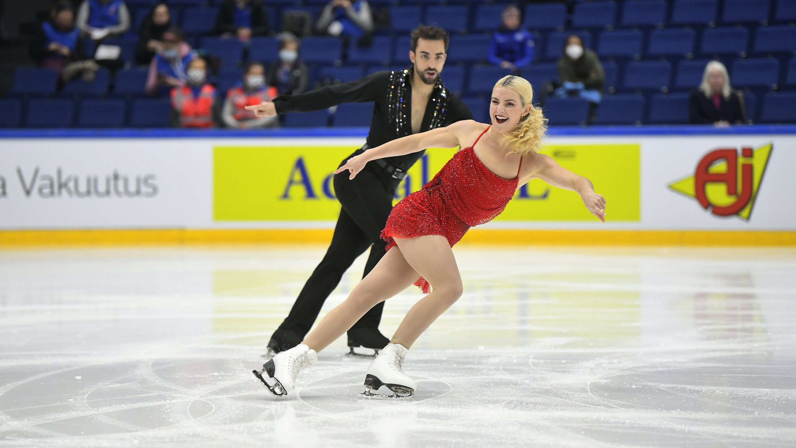 Adrián Díaz, Olivia Smart & Adrián Díaz estrenan la temporada de Grand Prix en el Skate America, Real Federación Española Deportes de Hielo