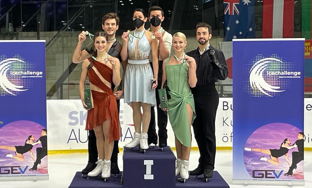 Adrián Díaz, Olivia Smart y Adrián Díaz se cuelgan el bronce en Graz, Real Federación Española Deportes de Hielo