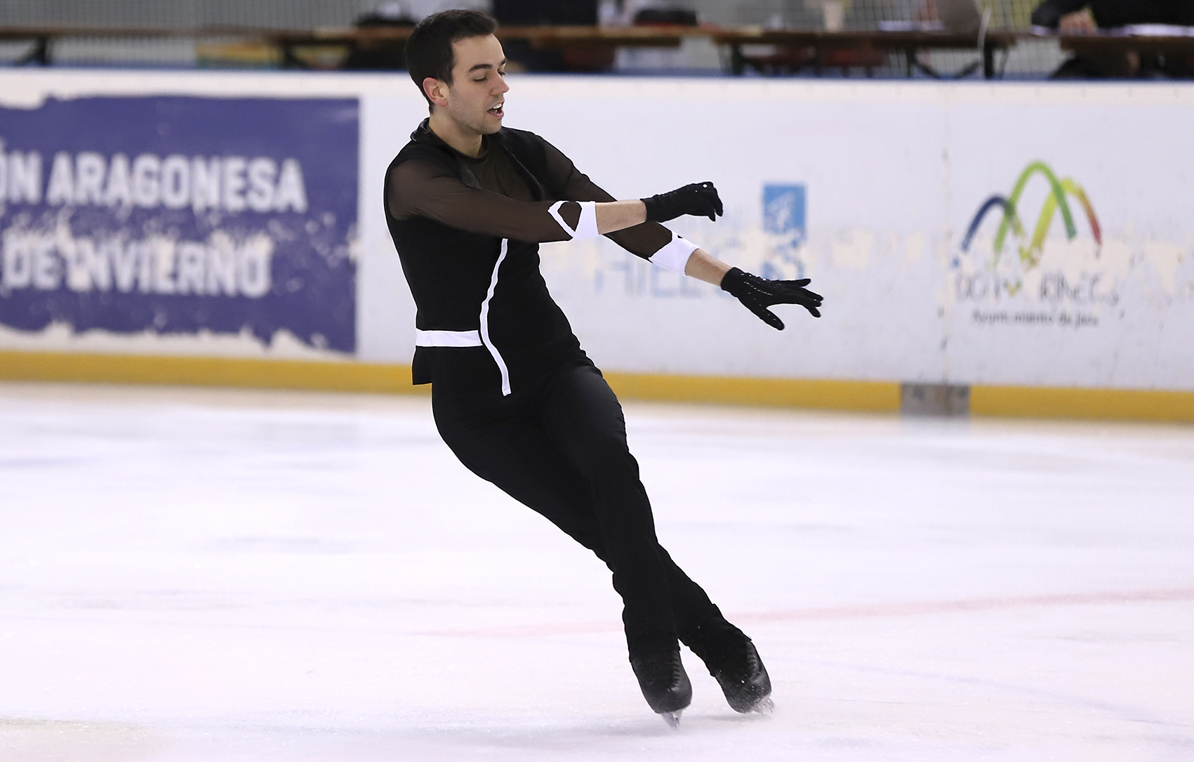 Jaca, Empieza el desfile de talento nacional en Jaca, Real Federación Española Deportes de Hielo