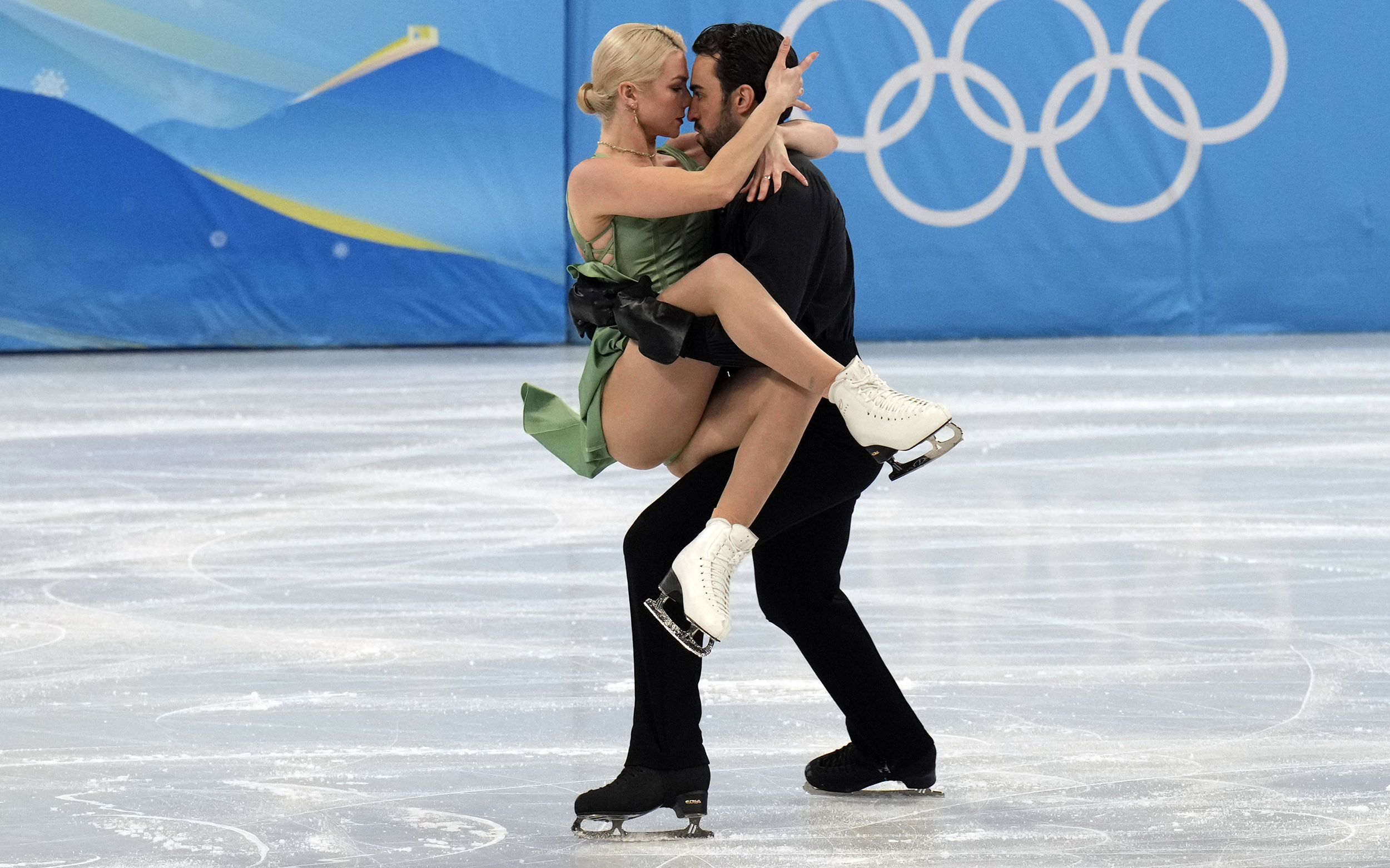 Adrián Díaz, Histórico diploma olímpico para Olivia Smart &#038; Adrián Díaz, Real Federación Española Deportes de Hielo