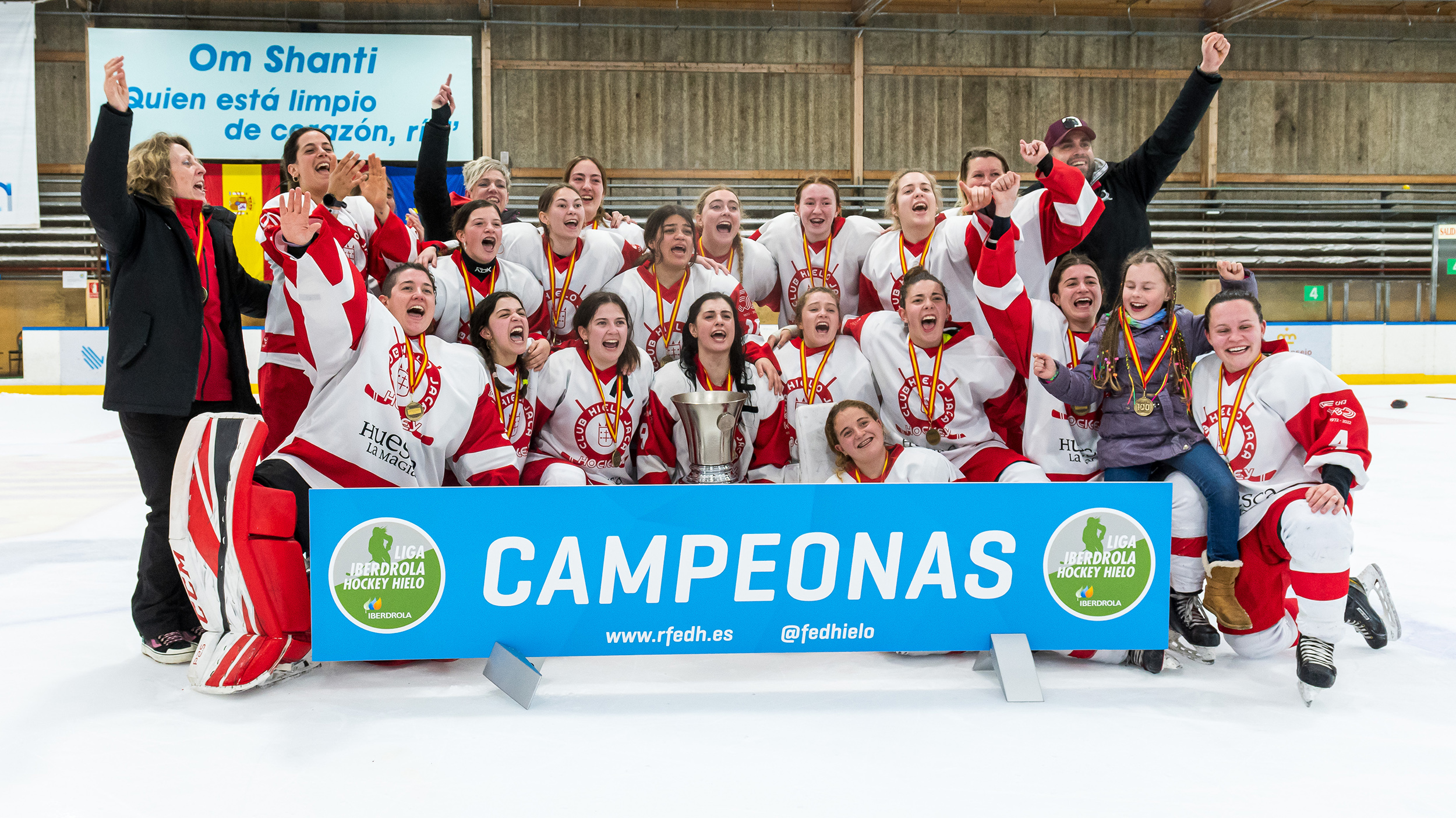 , El CH Jaca alza su primera Liga Iberdrola tras una final de infarto, Real Federación Española Deportes de Hielo