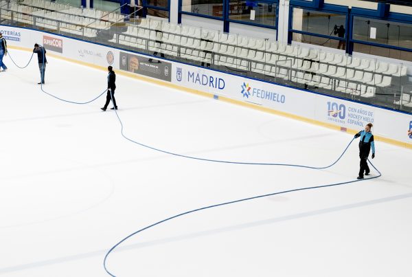 , De Finlandia a Madrid: así es la puesta a punto de la pista para el Mundial de Hockey Hielo 2023, Real Federación Española Deportes de Hielo