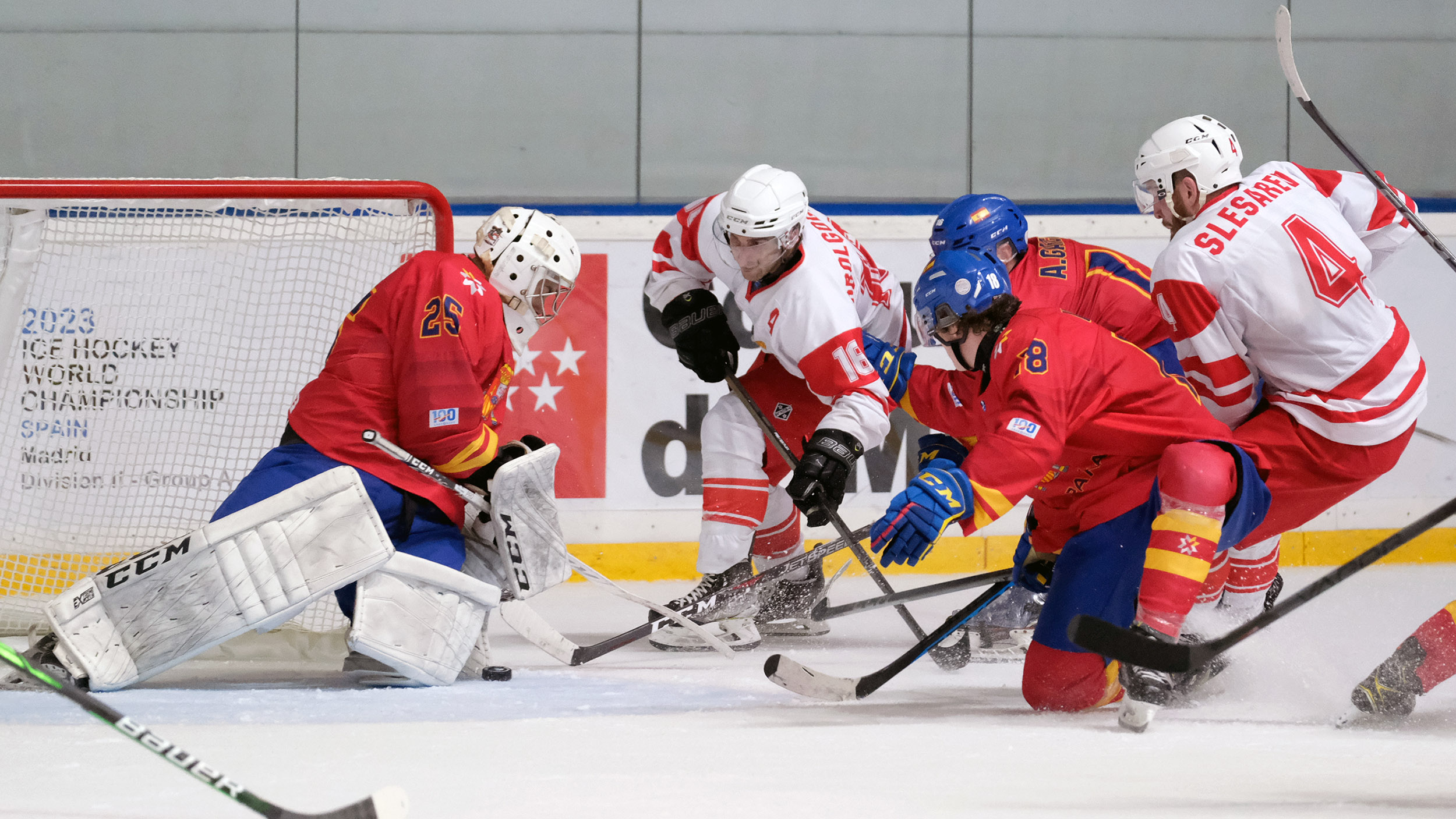 , España se hace fuerte desde la defensa (2-0), Real Federación Española Deportes de Hielo