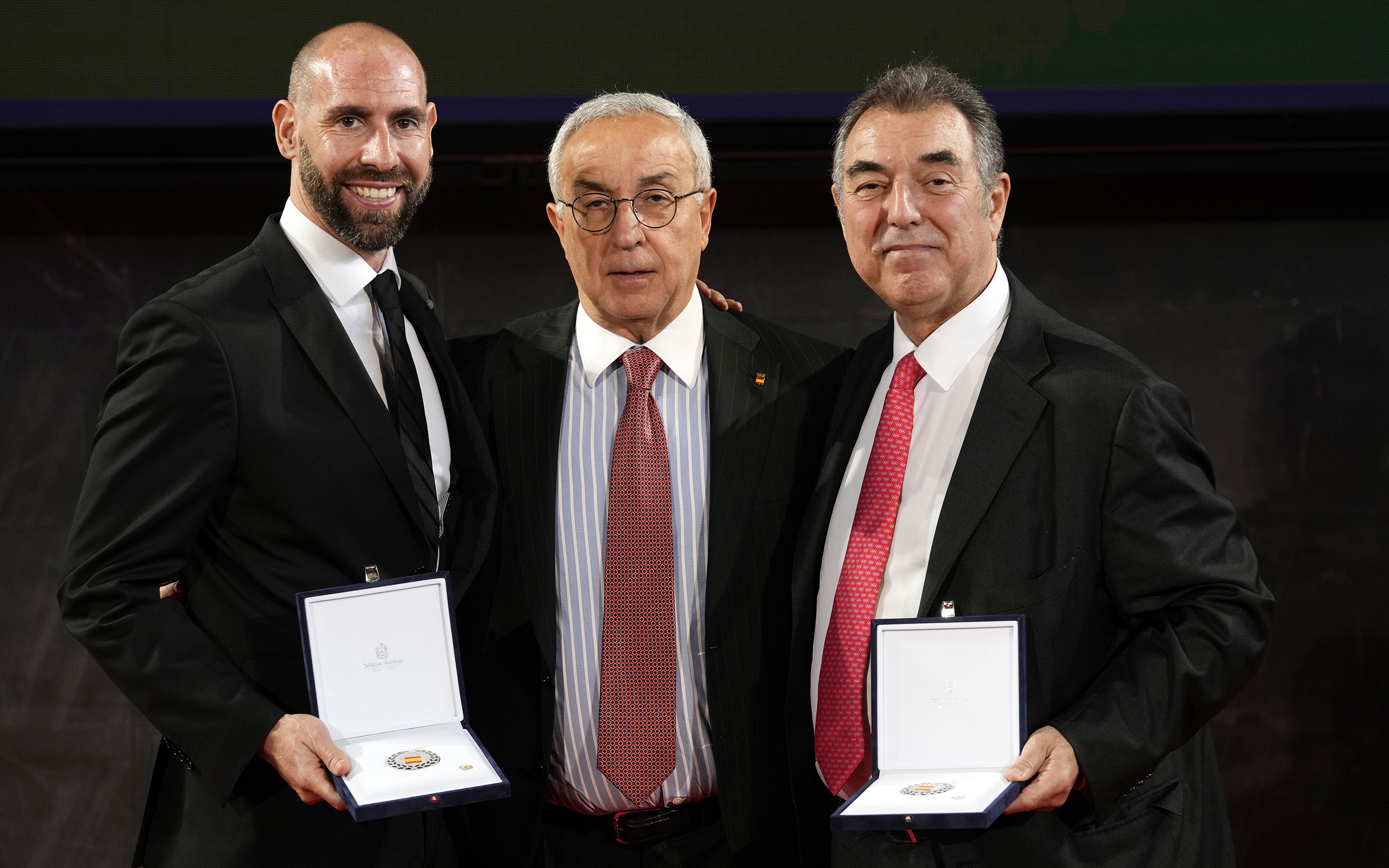 , Frank González y Ander Mirambell reciben la Orden Olímpica del COE, Real Federación Española Deportes de Hielo