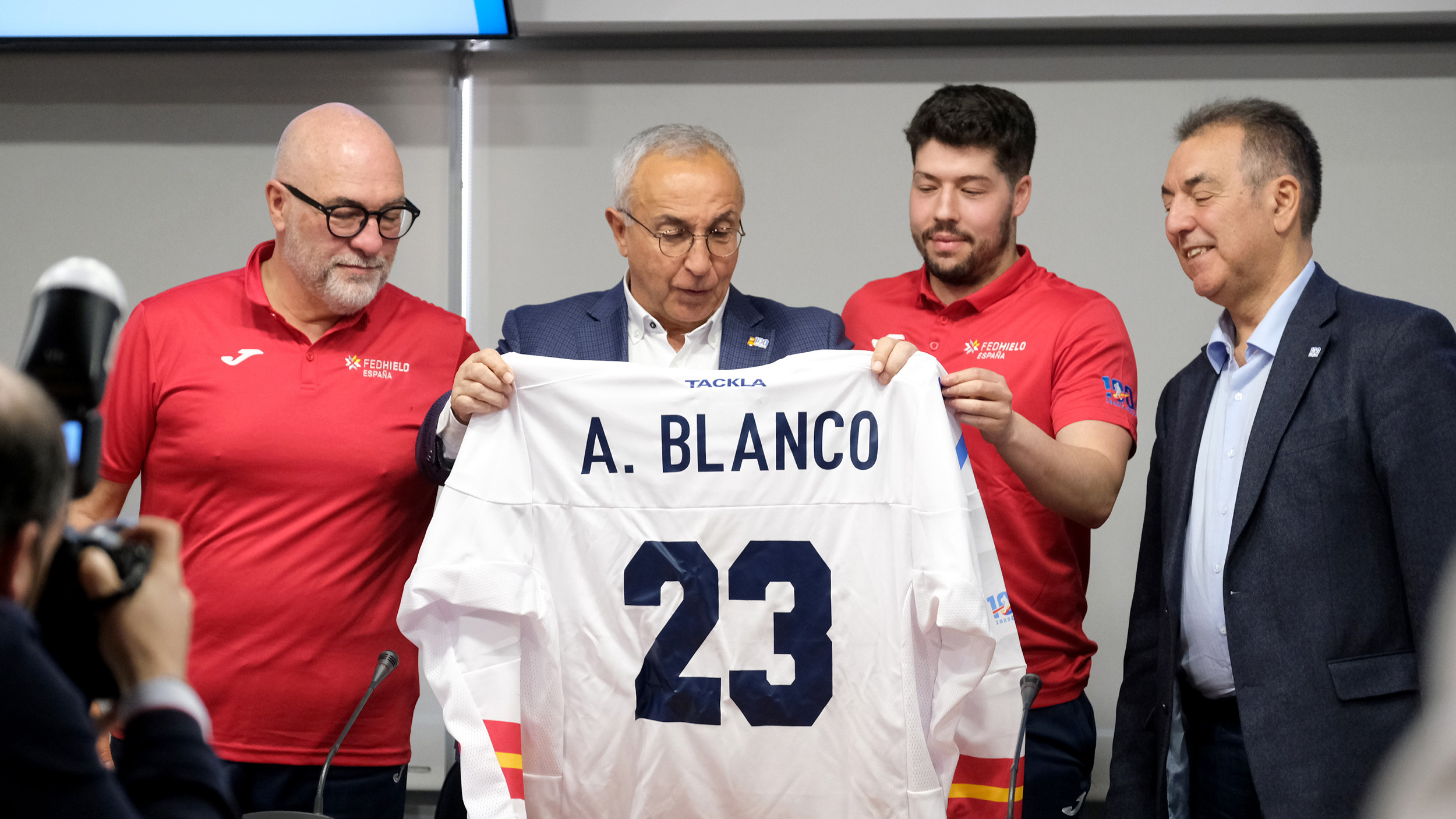 , La Selección Española de Hockey Hielo pone rumbo al Mundial desde el COE, Real Federación Española Deportes de Hielo