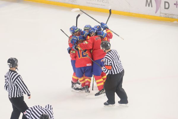 , España completa el Four Nations U18 como anfitriona en tercera posición, Real Federación Española Deportes de Hielo