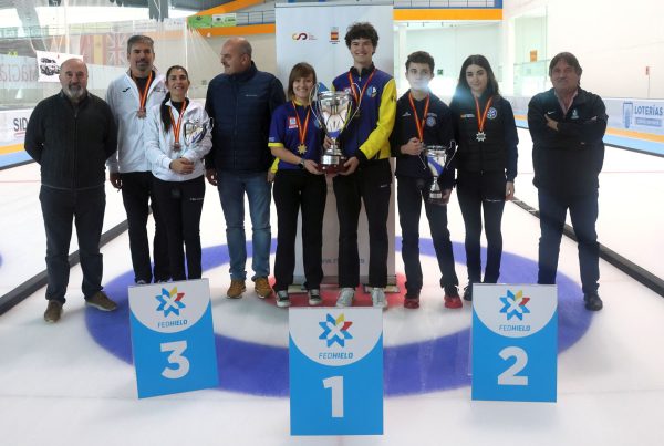 , El Campeonato de España de Curling abre el telón con victoria de Puigcerdà en la 2ª División de Dobles Mixtos, Real Federación Española Deportes de Hielo