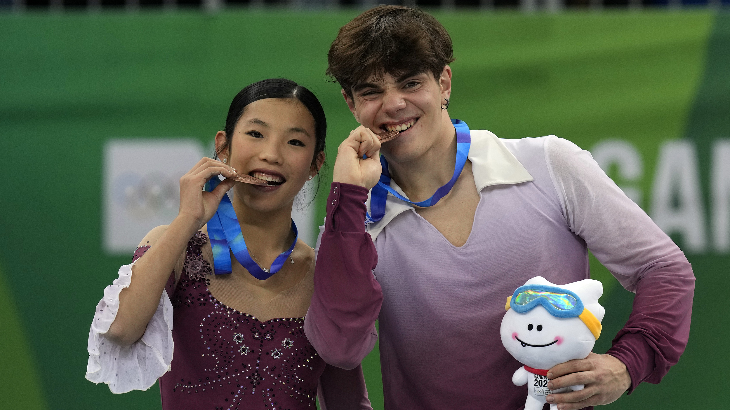 , La RFEDH despide Gangwon 2024 con un histórico bronce de Carolina Shan Campillo &#038; Pau Vilella, Real Federación Española Deportes de Hielo