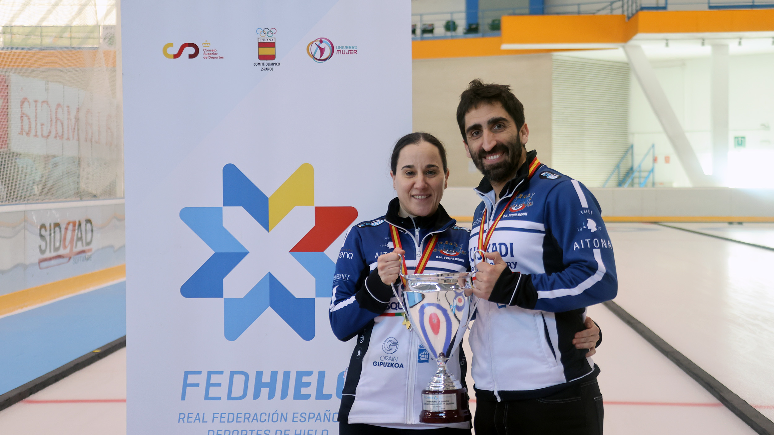 , Oihane Otaegi & Mikel Unanue revalidan su sexto título de Campeones de Dobles Mixtos consecutivo, Real Federación Española Deportes de Hielo