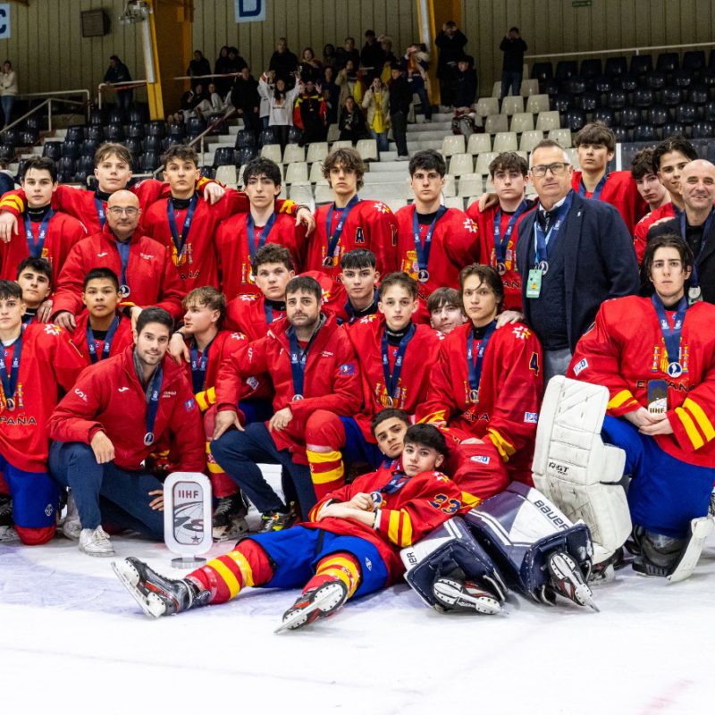 , España logra la medalla de plata en el Mundial U18 de Hockey Hielo de Puigcerdà (División II Grupo B), Real Federación Española Deportes de Hielo