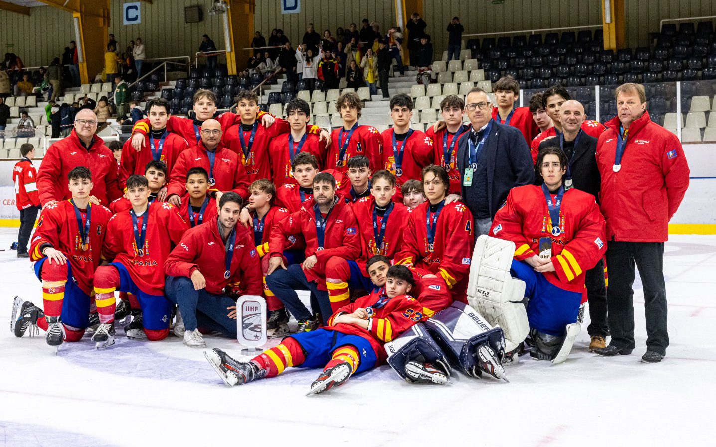 , España logra la medalla de plata en el Mundial U18 de Hockey Hielo de Puigcerdà (División II Grupo B), Real Federación Española Deportes de Hielo