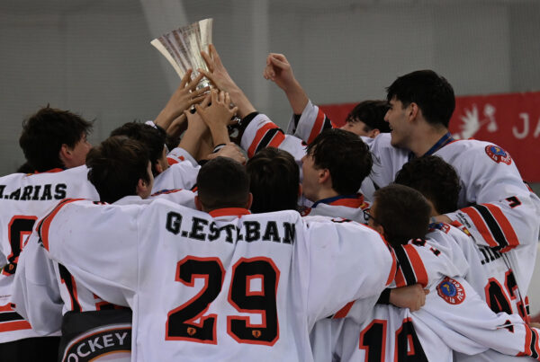 LNHH, La Nevera 1 se proclama campeón de la LNHH U18, Real Federación Española Deportes de Hielo