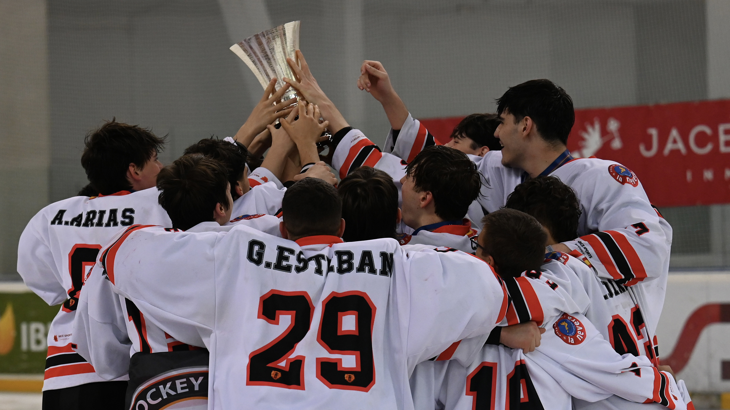 , La Nevera 1 se proclama campeón de la LNHH U18, Real Federación Española Deportes de Hielo
