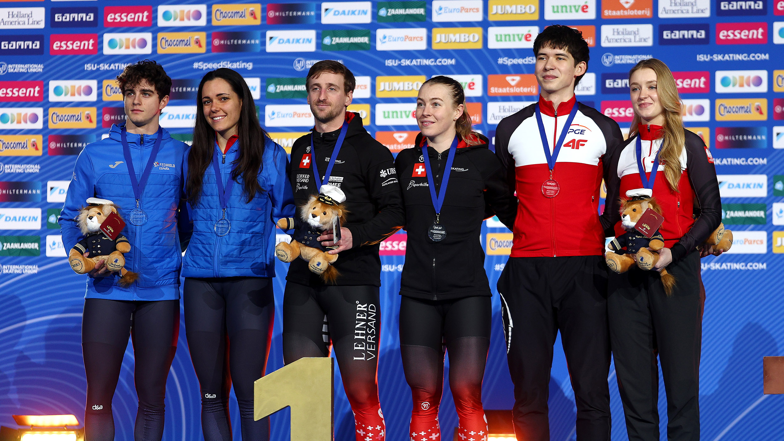 , Nil Llop y Sara Cabrera logran medallas en la Copa del Mundo de Heerenveen, Real Federación Española Deportes de Hielo