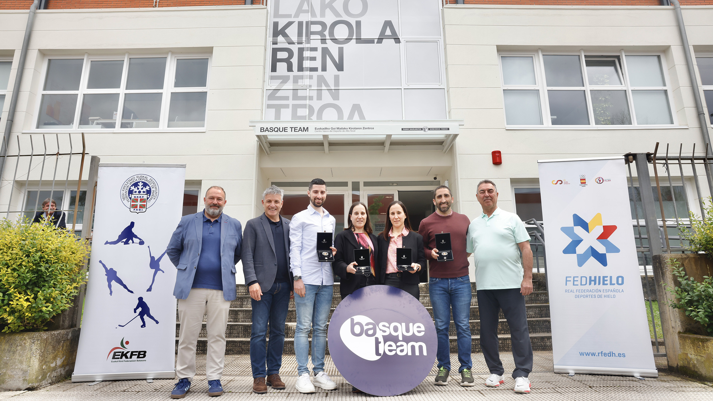 , El equipo nacional de curling mixto recibe la Medalla del Comité Olímpico Español, Real Federación Española Deportes de Hielo