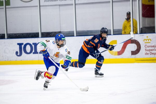 , España se muestra guerrera en su debut en la División I ante Países Bajos (0-6), Real Federación Española Deportes de Hielo