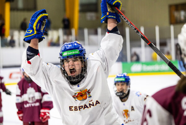 , Espa&ntilde;a logra su primera victoria en Divisi&oacute;n I ante Letonia (0-3)&nbsp;, Real Federaci&oacute;n Espa&ntilde;ola Deportes de Hielo