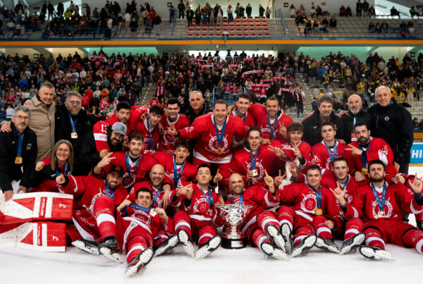 , El CH Jaca amplía su palmarés con el 18º título de Copa de SM el Rey, Real Federación Española Deportes de Hielo