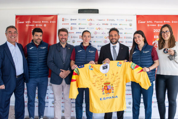 , Puigcerd&agrave; acoge el debut de una ilusionante Espa&ntilde;a en la Divisi&oacute;n IB del Mundial Femenino de Hockey Hielo 2026, Real Federaci&oacute;n Espa&ntilde;ola Deportes de Hielo