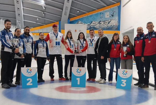 , El Jacetania CC Ochoa Lacar se lleva el oro del Campeonato de España Mixto en una emocionante final, Real Federación Española Deportes de Hielo