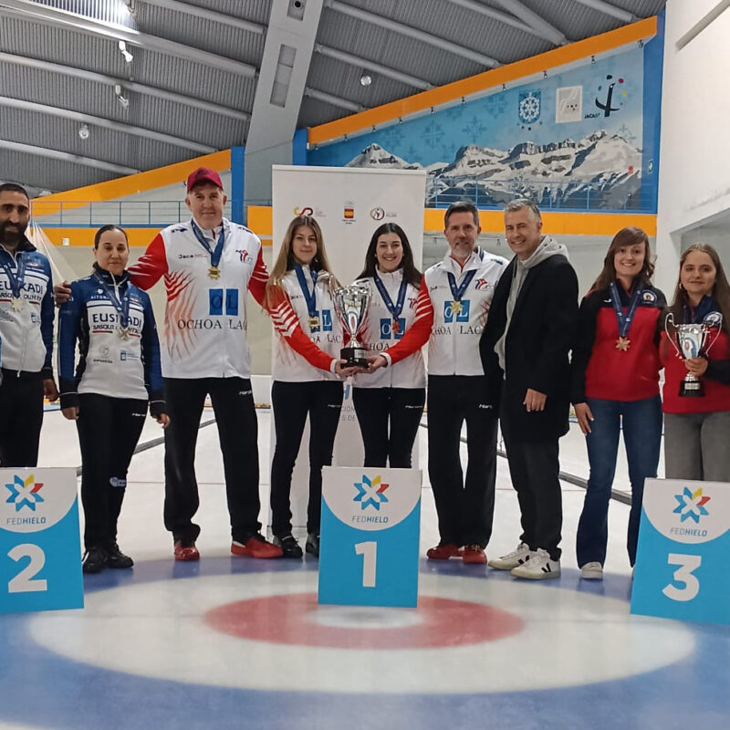 Curling, El Jacetania CC Ochoa Lacar se lleva el oro del Campeonato de España Mixto en una emocionante final, Real Federación Española Deportes de Hielo