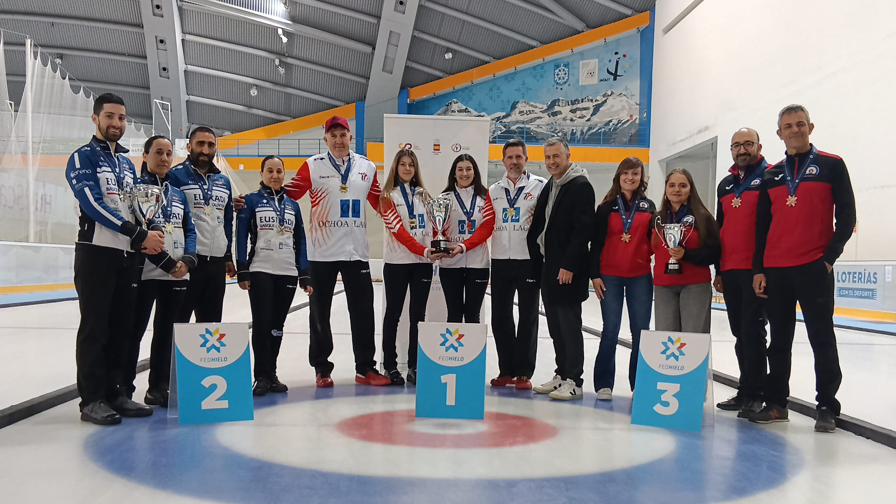 , El Jacetania CC Ochoa Lacar se lleva el oro del Campeonato de España Mixto en una emocionante final, Real Federación Española Deportes de Hielo